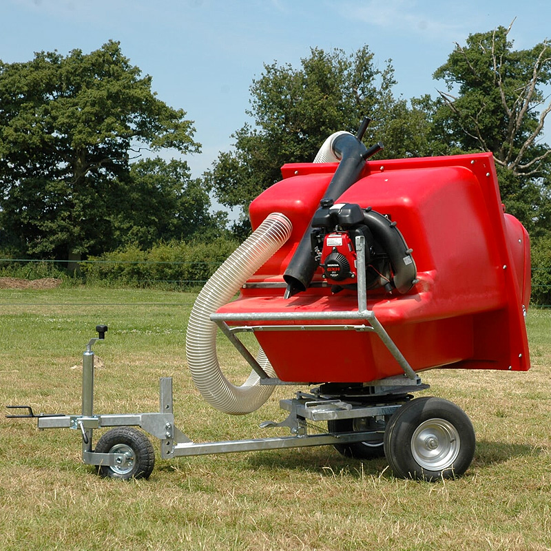 The PC 1000H Swivel Large Paddock Cleaner